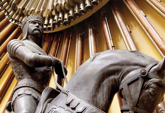 This is a statue of Robert the Bruce at Inveraray Castle