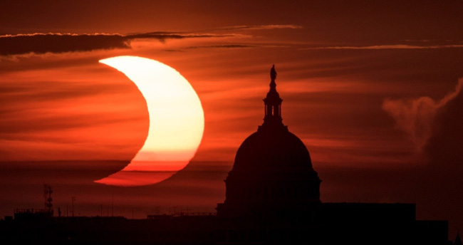 A near-total eclipse in Washington