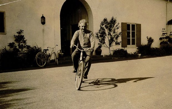  Einstein biking