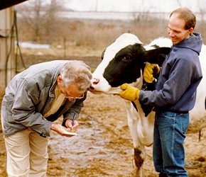 Al talking to Elvira with John